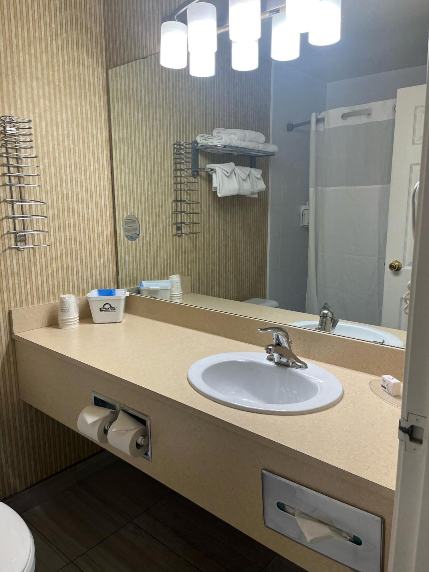 Days Inn By Wyndham Saskatoon Extérieur photo