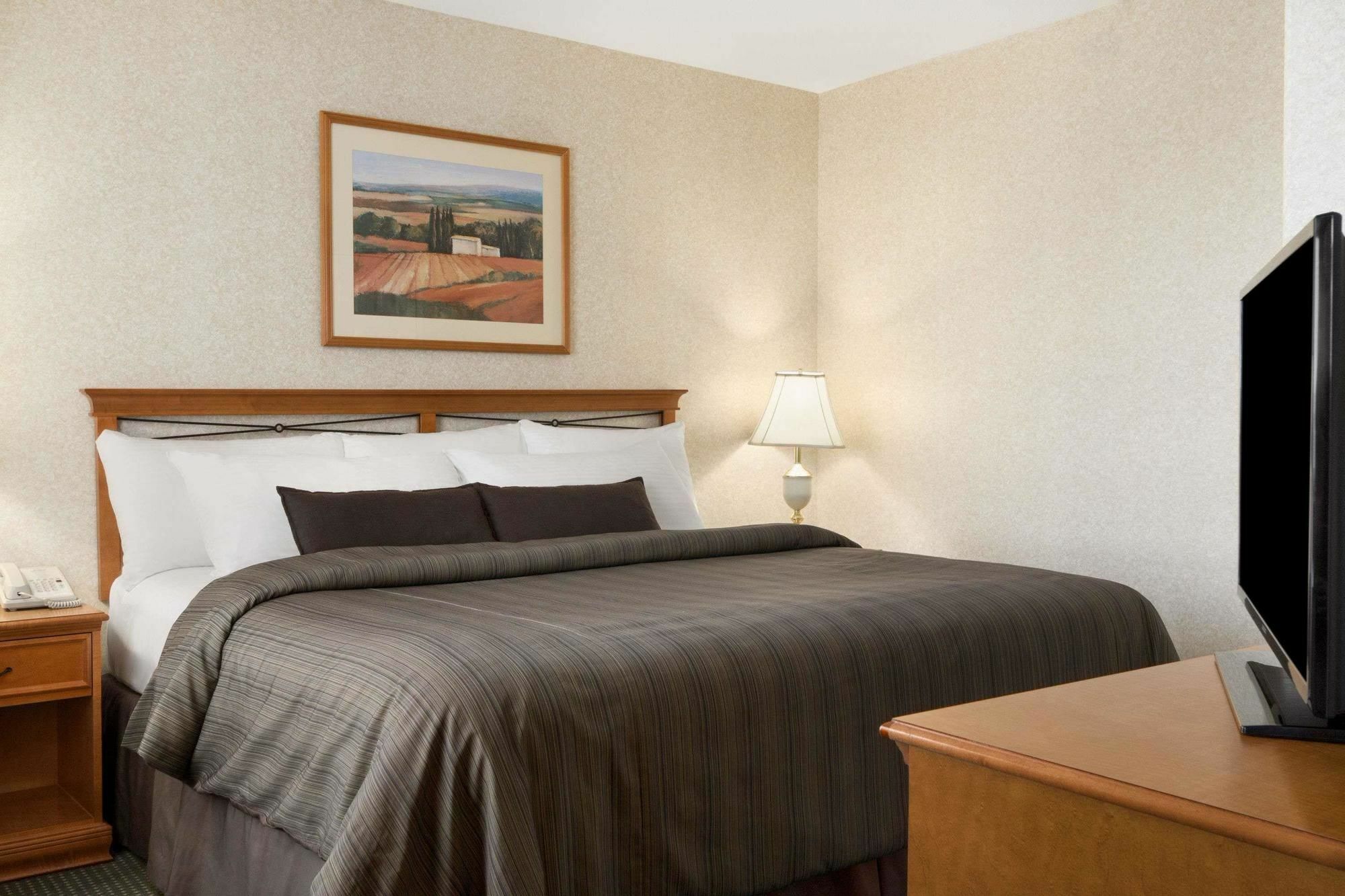 Days Inn By Wyndham Saskatoon Extérieur photo